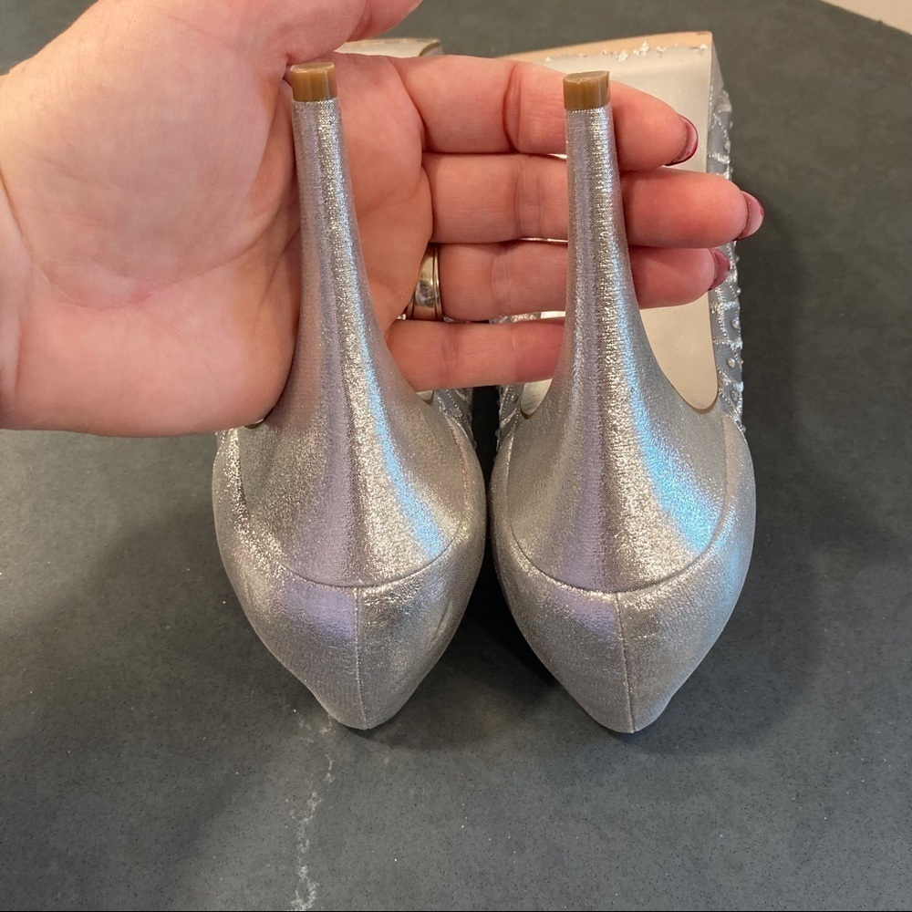 Adrianna Papell sz 11 Geslyn silver rhinestone heels and clutch set - Picture 10 of 15